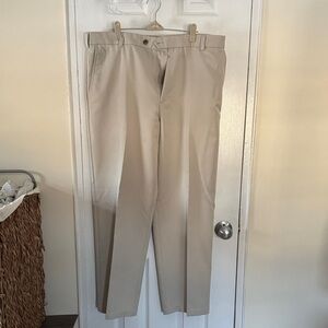Classic Men's Khaki Chinos